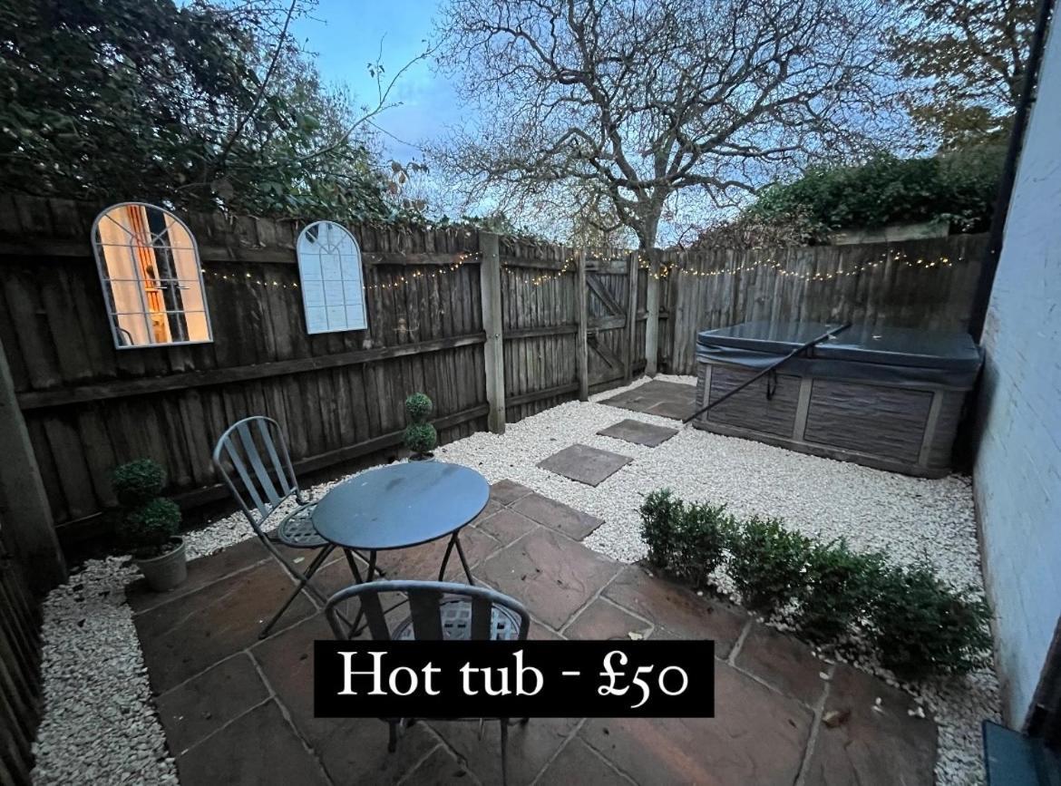 Appartement The Hideaway, Hot Tub à Henley-in-Arden Extérieur photo